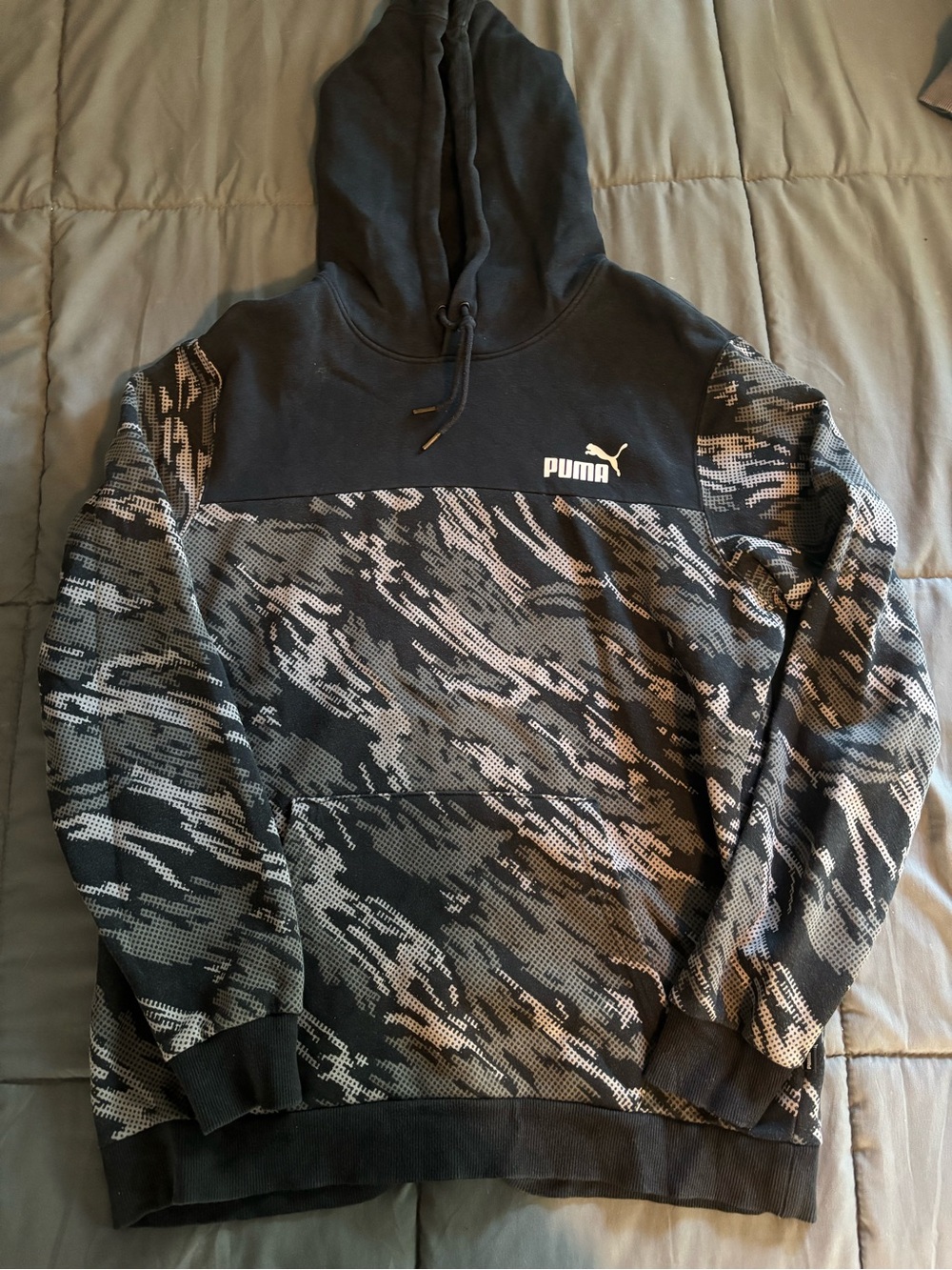 Puma Men's Black & Gray Camo Pullover Hoodie